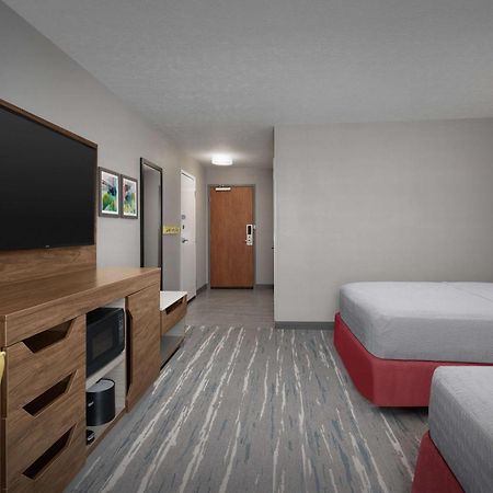 Hampton Inn Waterloo Esterno foto