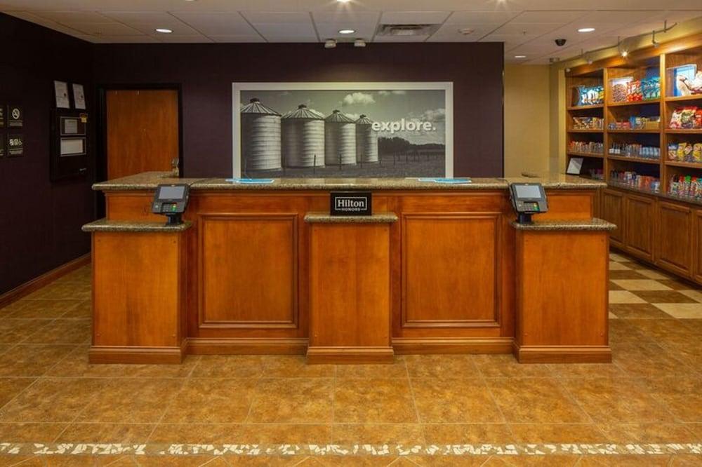 Hampton Inn Waterloo Esterno foto