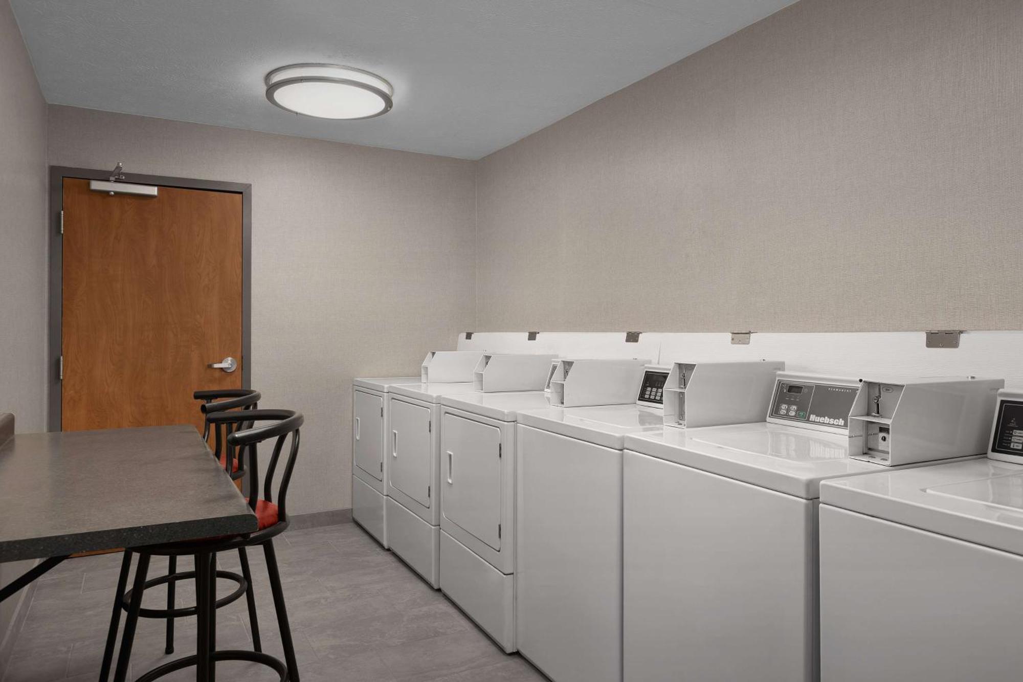 Hampton Inn Waterloo Esterno foto