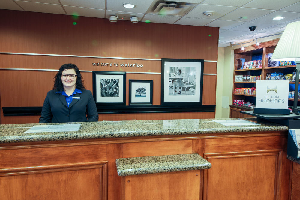 Hampton Inn Waterloo Esterno foto